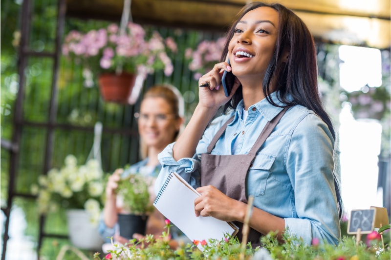 How Small Businesses Can Benefit From VoIP Services - One Contact (1)